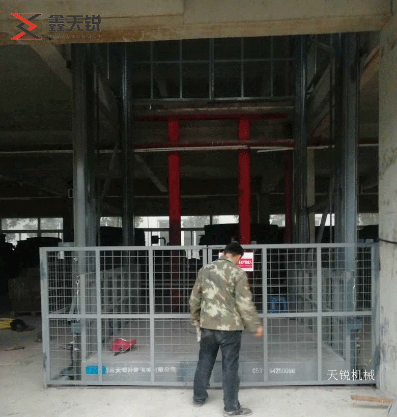 玉树10吨液压货梯交付使用